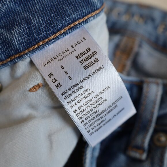 AMERICAN EAGLE AEO Size 0 Regular Light Wash Mom Jeans - Picture 5 of 10